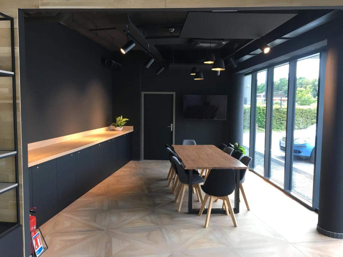 Ibis Styles Valenciennes Petite Foret Exterior foto